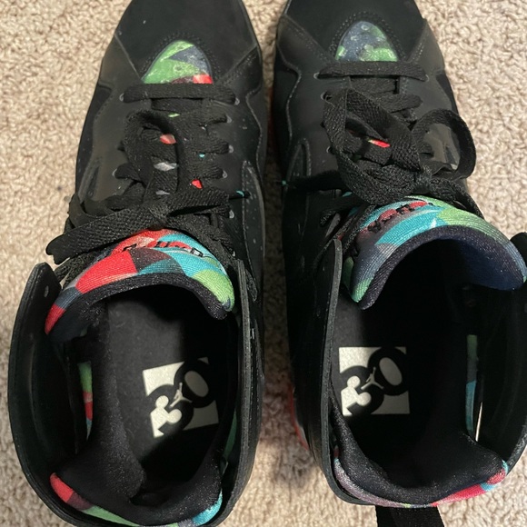 Men’s Jordans - Picture 3 of 4